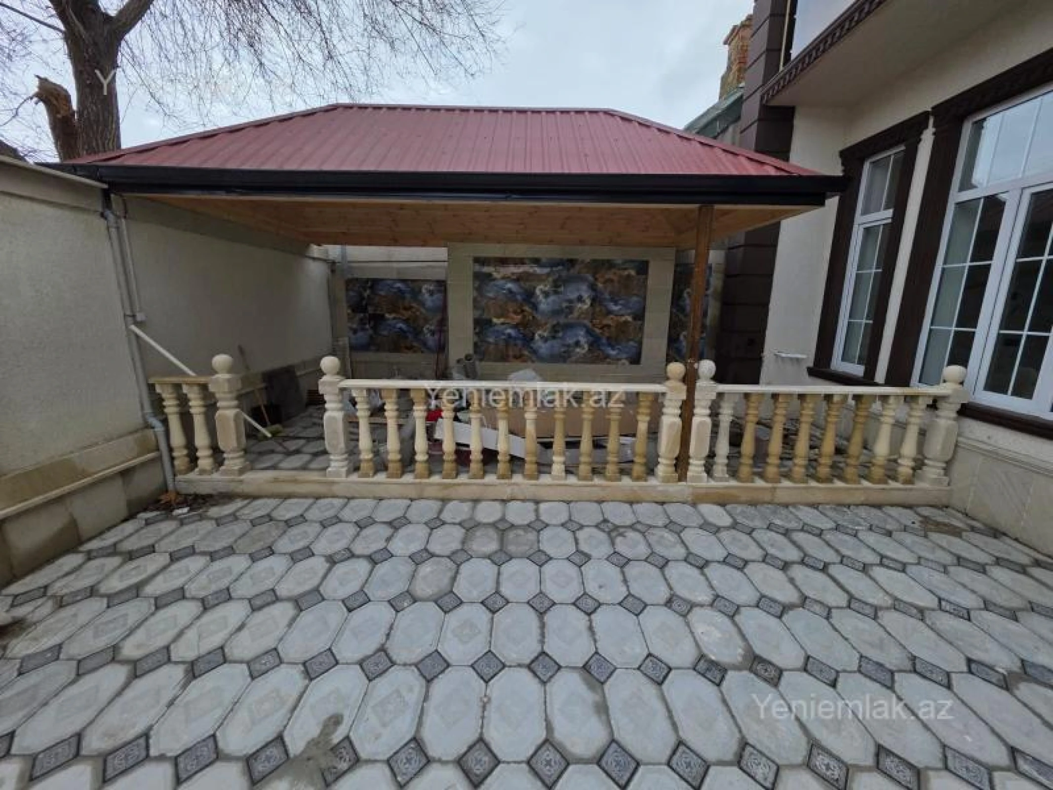 Satılır 5 otaqlı həyət evi 250 m²