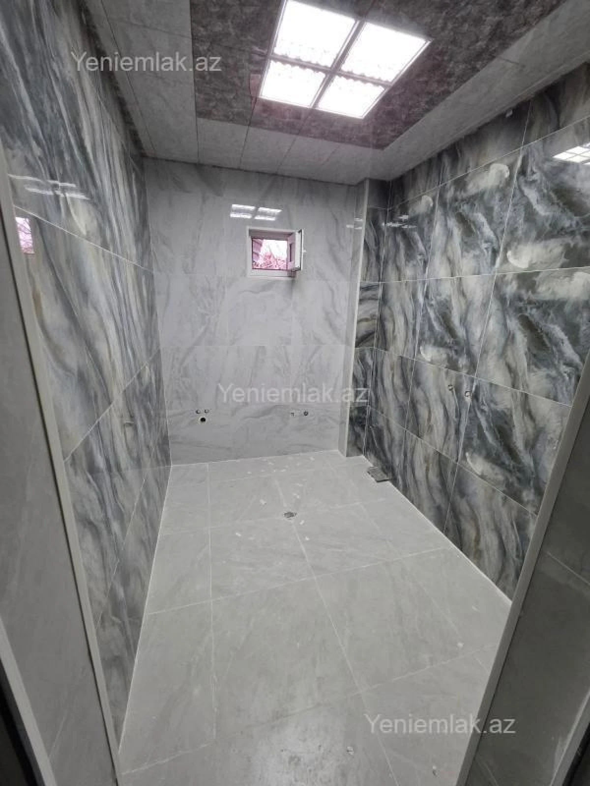 Satılır 5 otaqlı həyət evi 250 m²