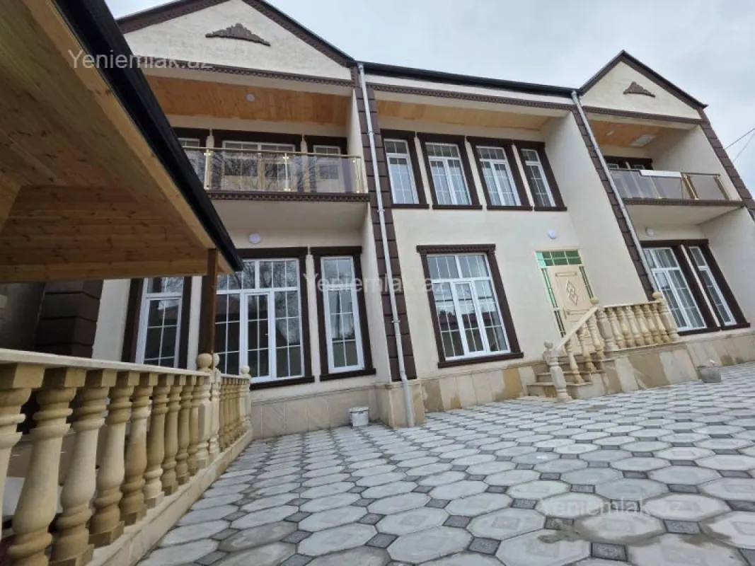 Satılır 5 otaqlı həyət evi 250 m²