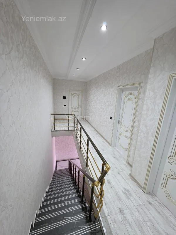 Satılır 5 otaqlı həyət evi 250 m²