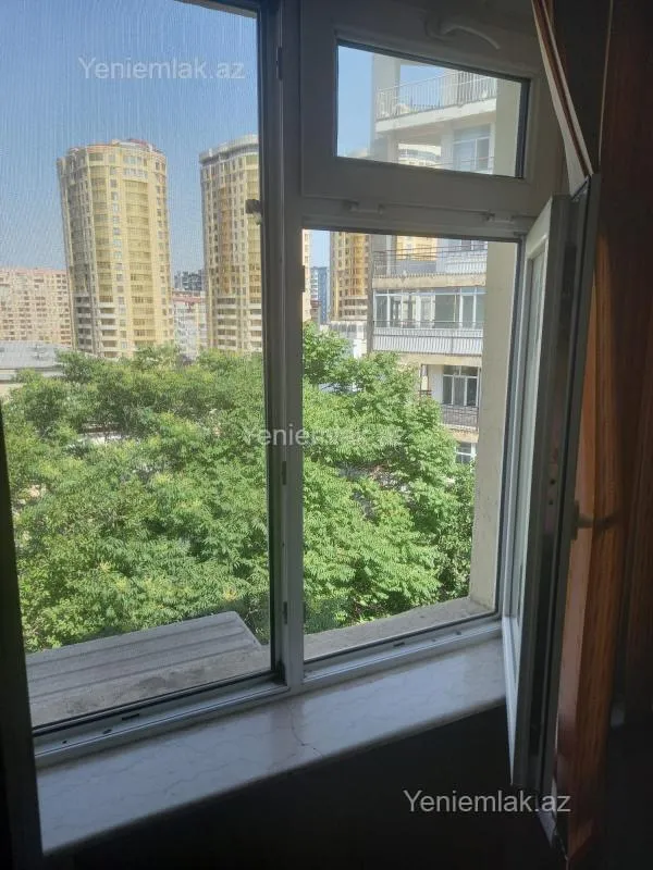 Satılır 1 otaqlı köhnə tikili 35 m²