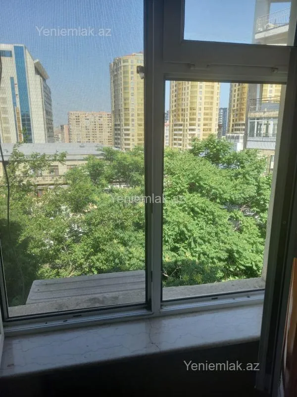 Satılır 1 otaqlı köhnə tikili 35 m²