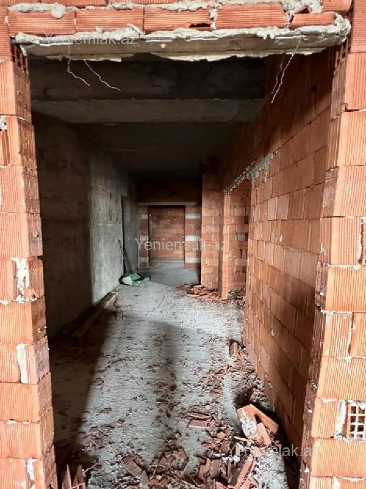 Satılır 2 otaqlı yeni tikili 79 m²