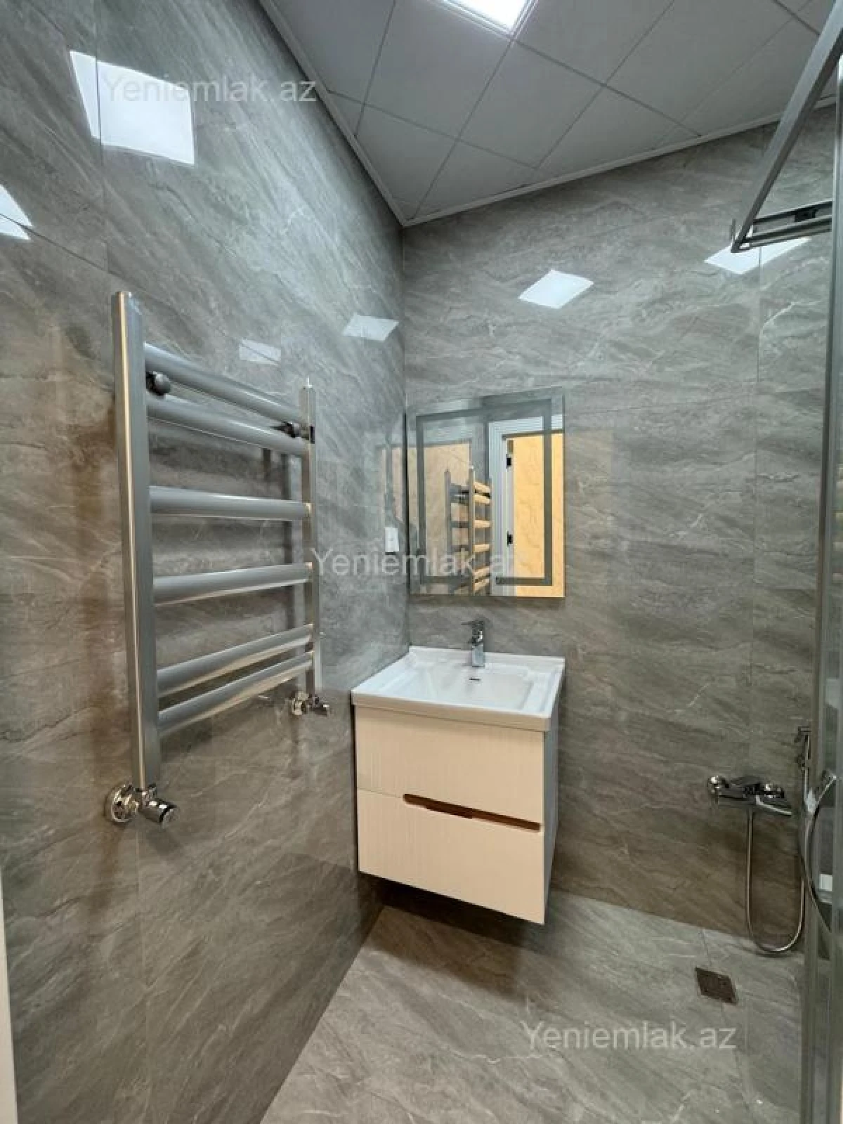 Satılır 2 otaqlı yeni tikili 50 m²