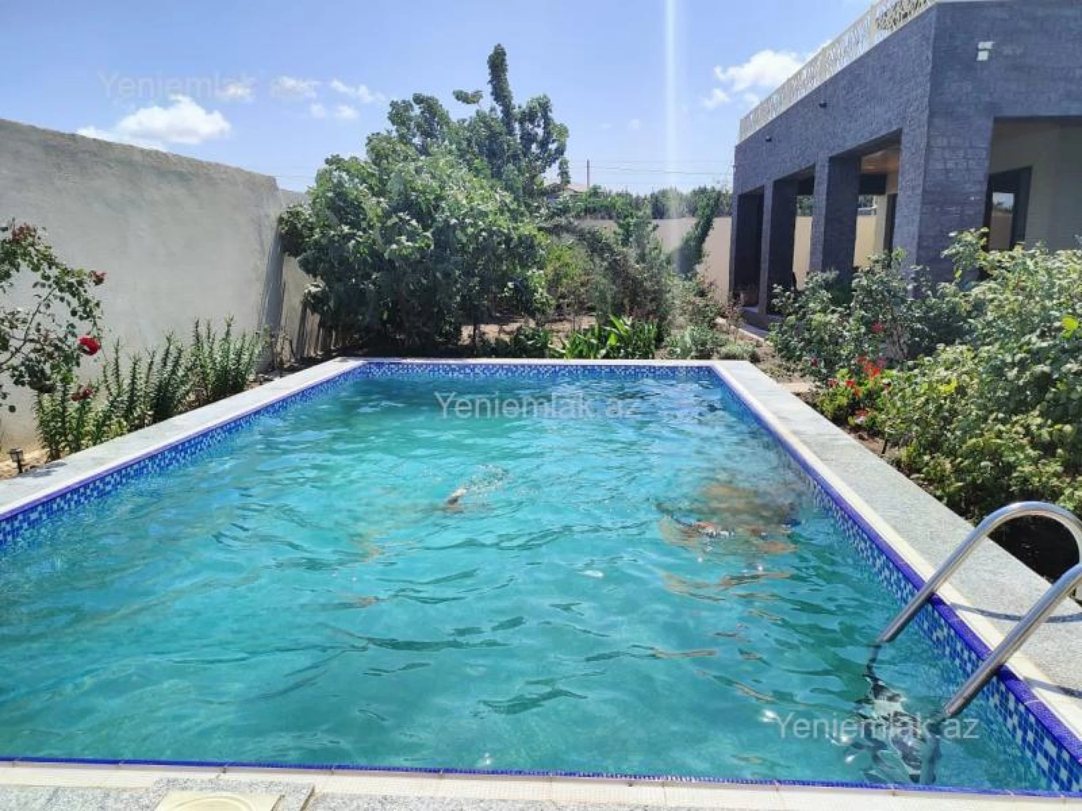 Satılır 7 otaqlı həyət evi 180 m²