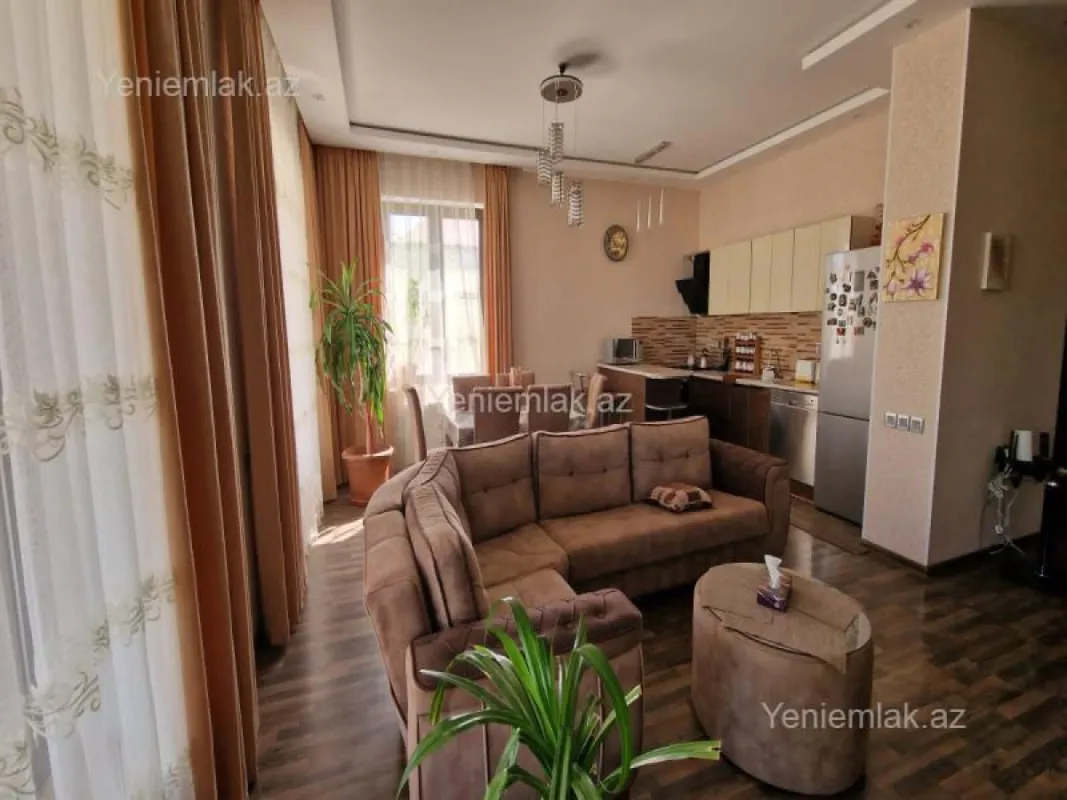 Satılır 7 otaqlı həyət evi 180 m²