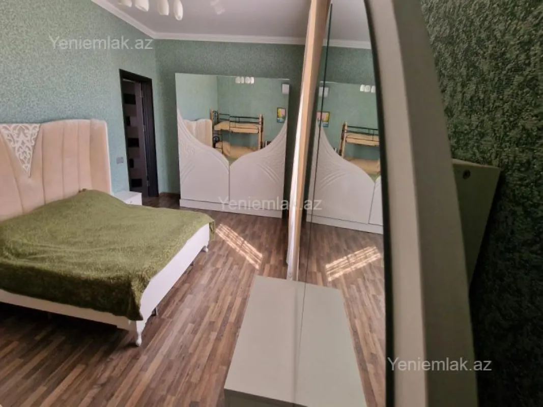 Satılır 7 otaqlı həyət evi 180 m²