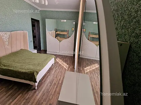 Satılır 7 otaqlı həyət evi 180 m²