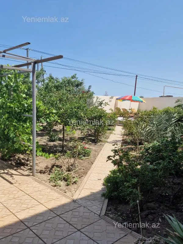 Satılır 7 otaqlı həyət evi 180 m²