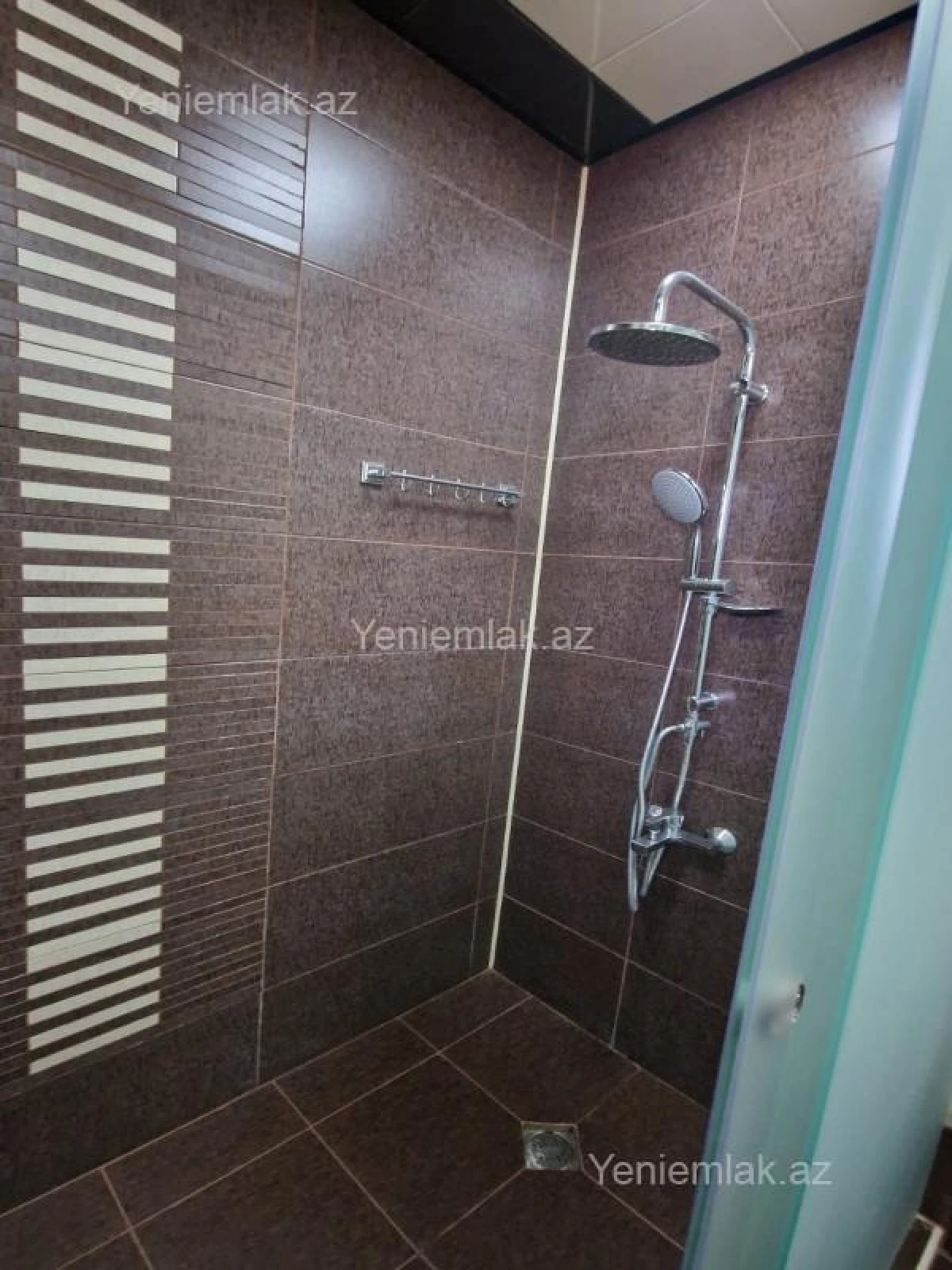 Satılır 7 otaqlı həyət evi 180 m²