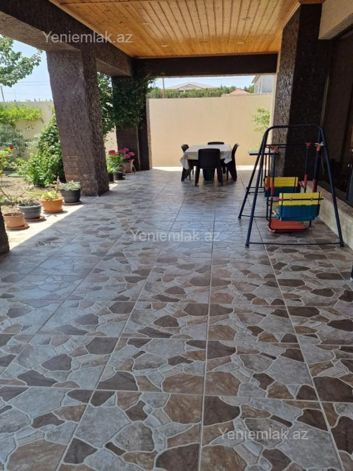 Satılır 7 otaqlı həyət evi 180 m²