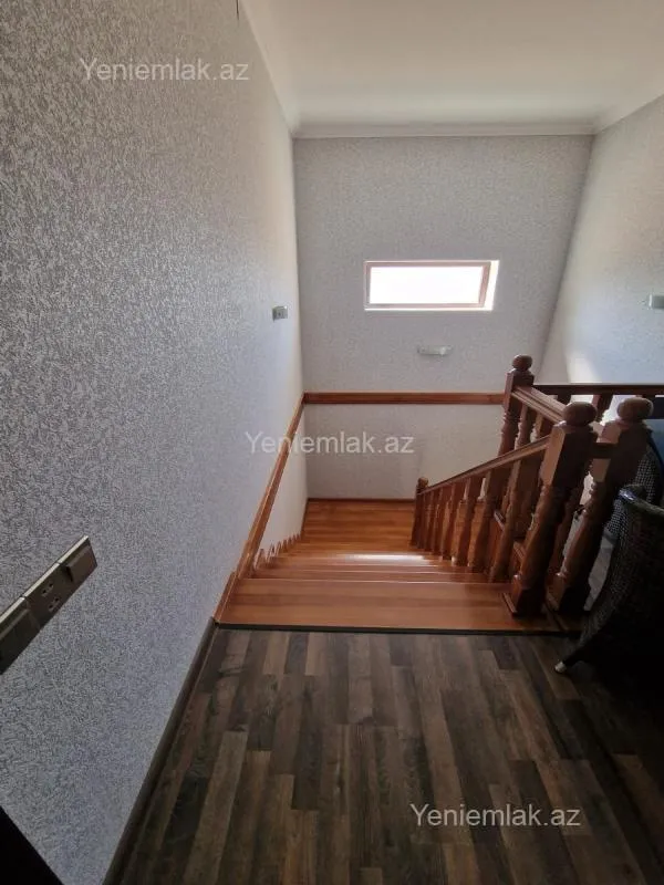 Satılır 7 otaqlı həyət evi 180 m²