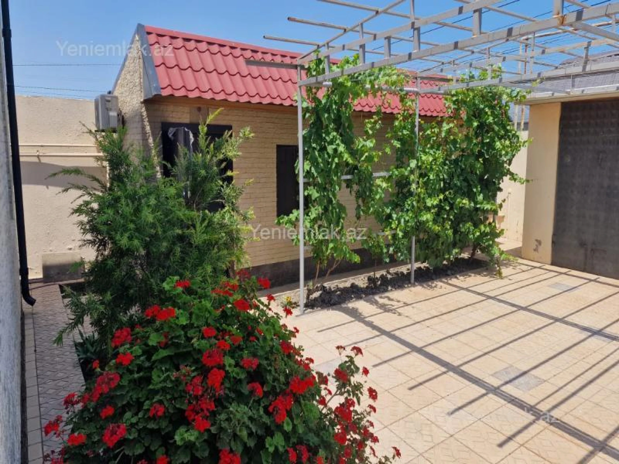 Satılır 7 otaqlı həyət evi 180 m²