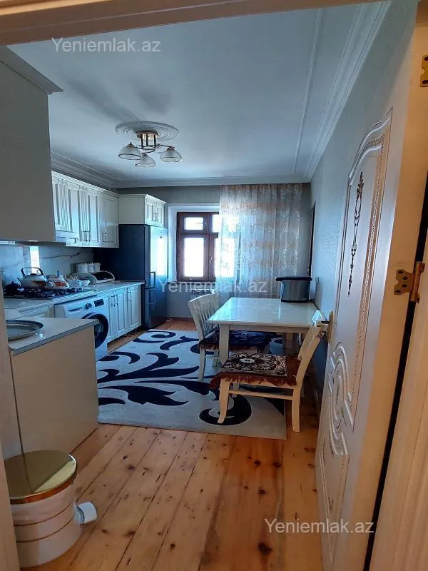 Satılır 4 otaqlı köhnə tikili 86 m²