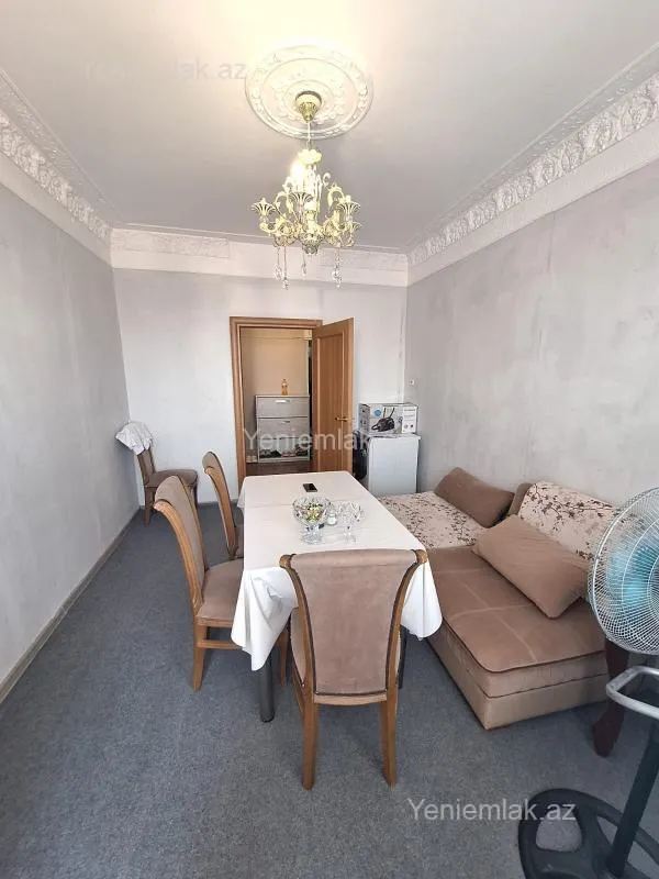 Satılır 5 otaqlı köhnə tikili 120 m²