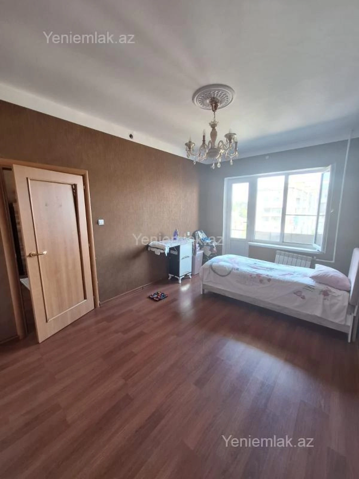 Satılır 5 otaqlı köhnə tikili 120 m²