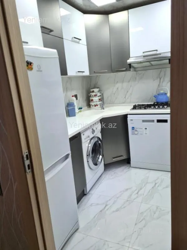 Satılır 3 otaqlı köhnə tikili 80 m²
