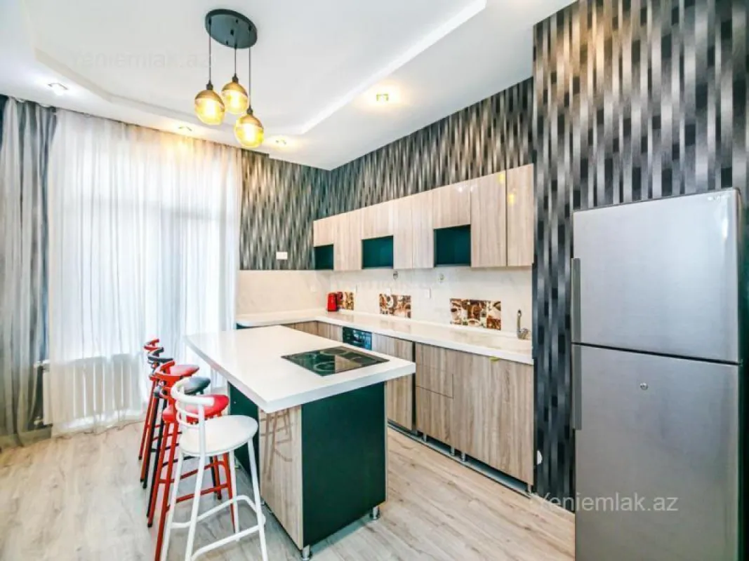 Satılır 4 otaqlı yeni tikili 190 m²