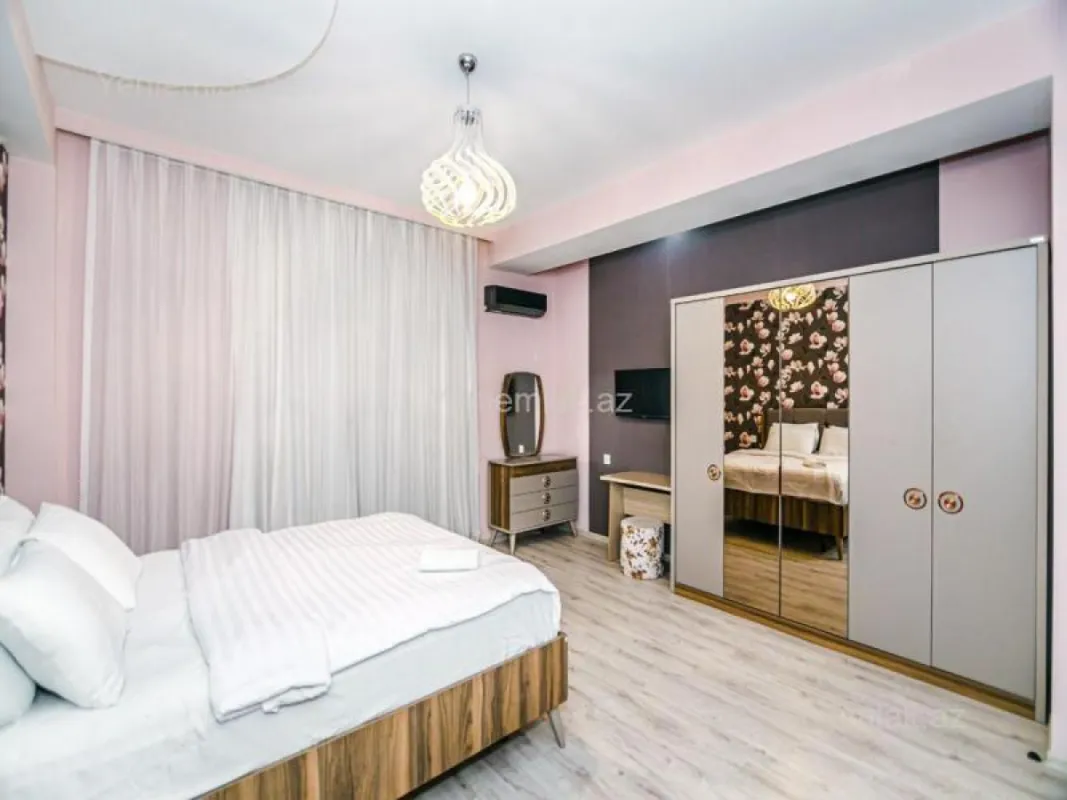 Satılır 4 otaqlı yeni tikili 190 m²