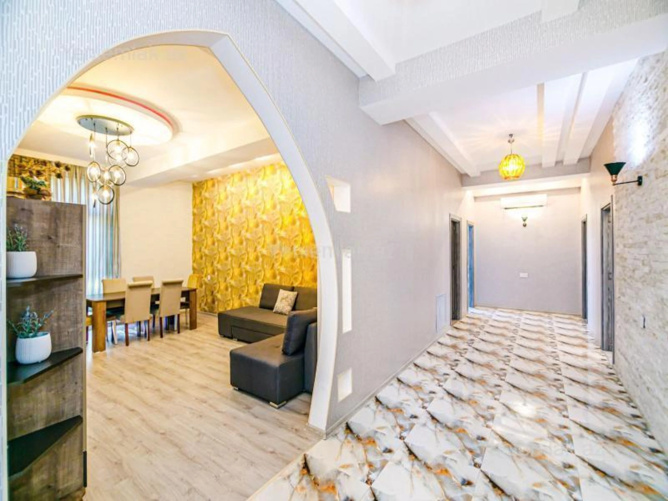 Satılır 4 otaqlı yeni tikili 190 m²