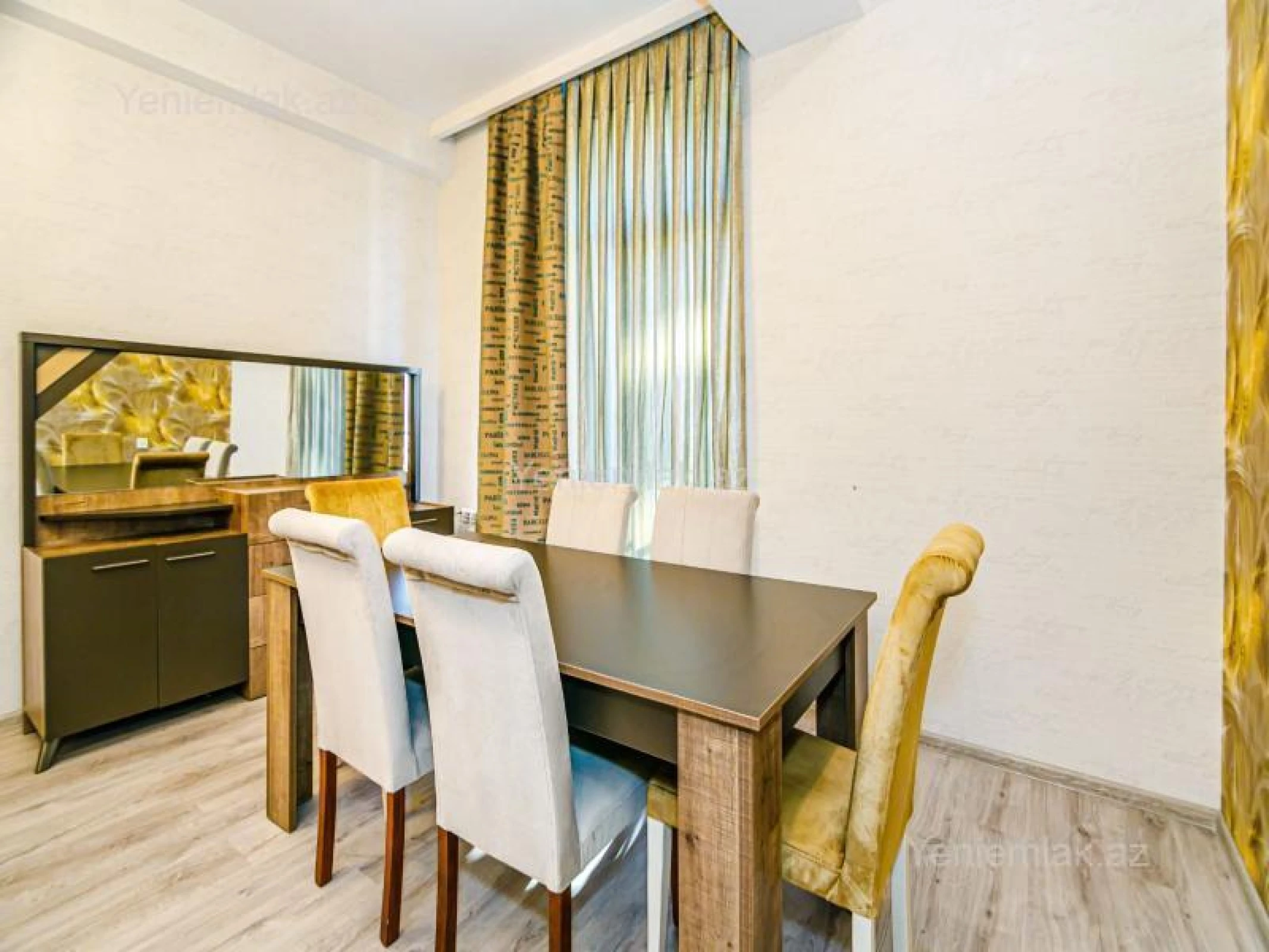 Satılır 4 otaqlı yeni tikili 190 m²