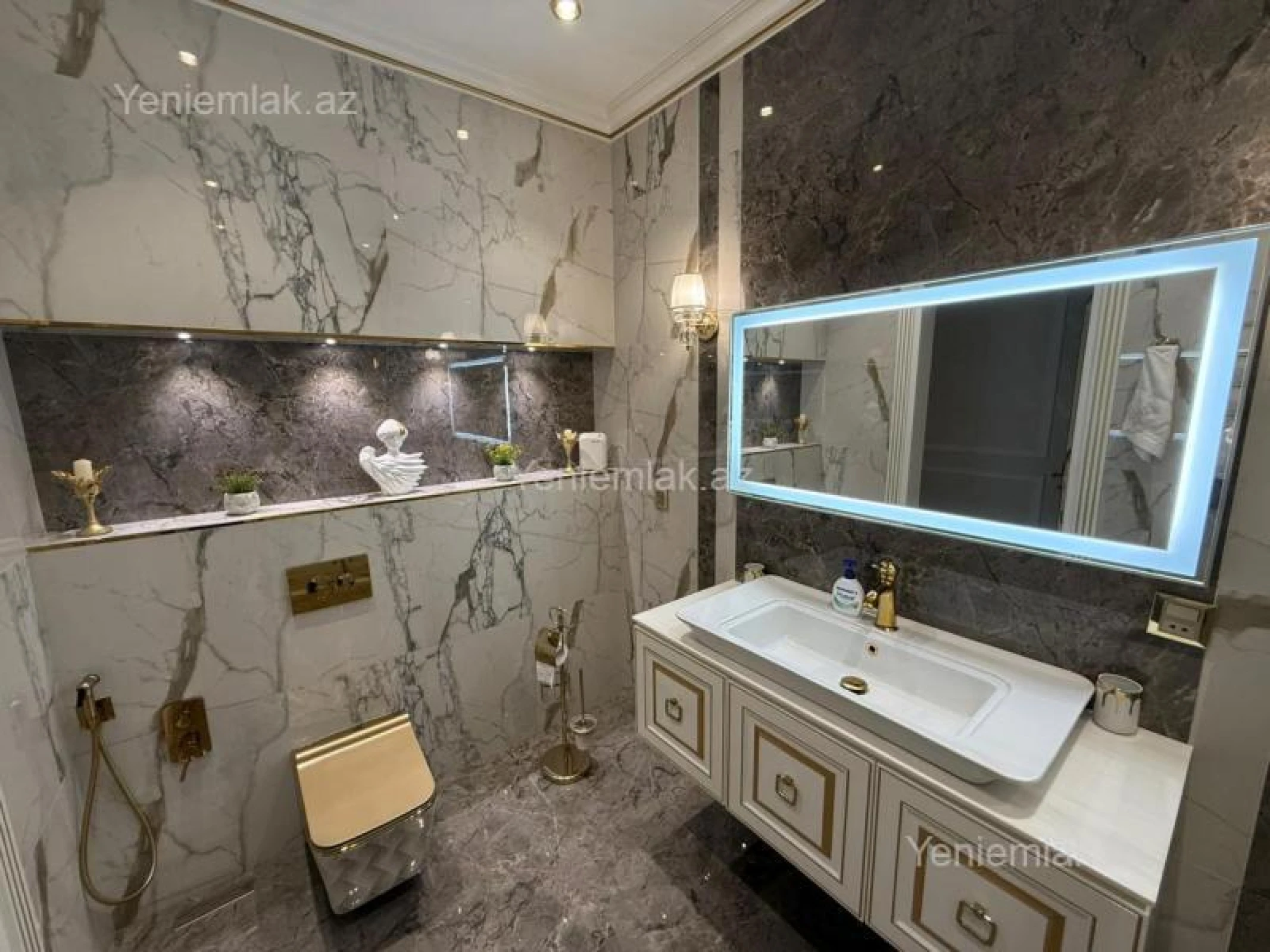 Satılır 7 otaqlı həyət evi 760 m²