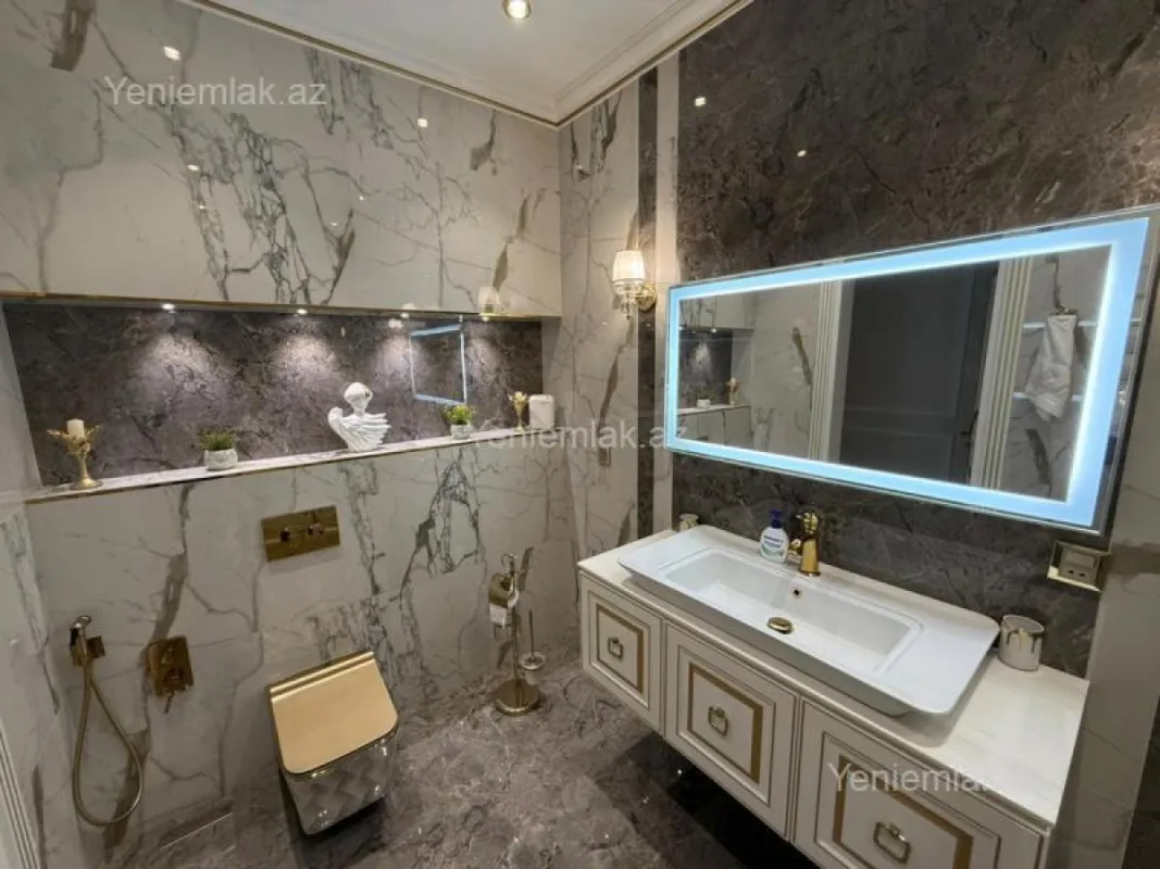 Satılır 7 otaqlı həyət evi 760 m²