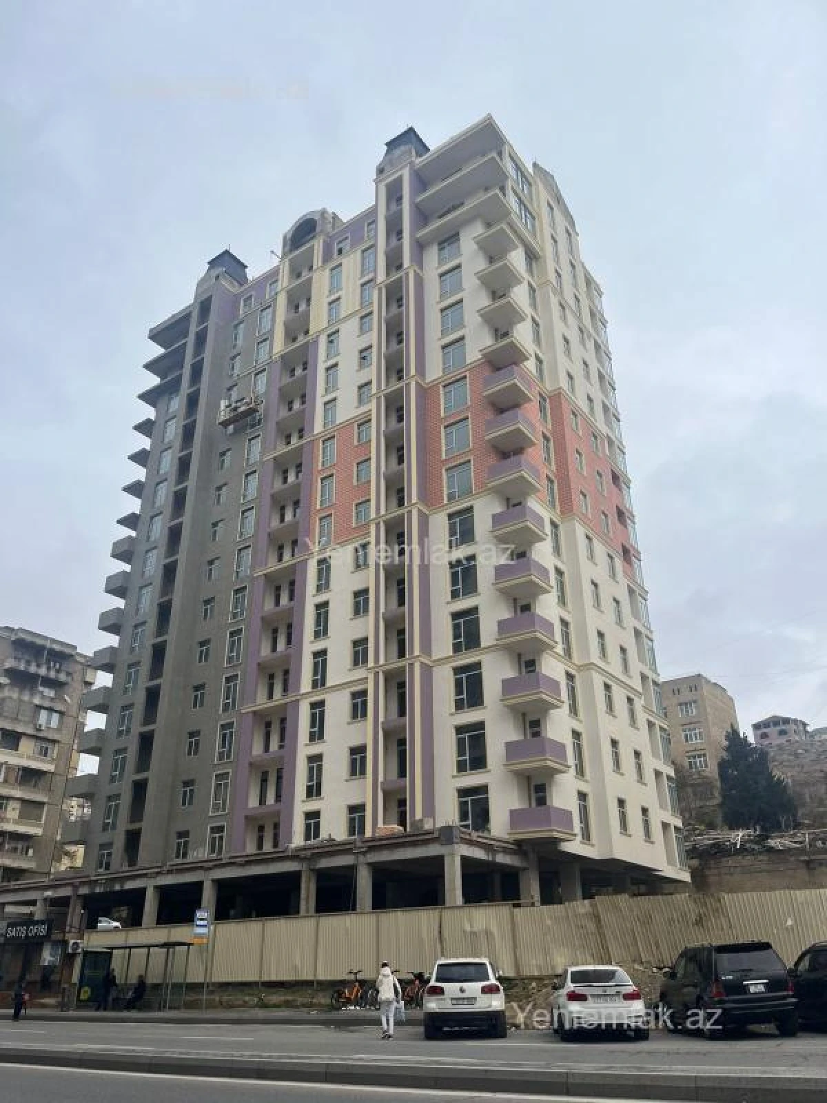 Satılır 3 otaqlı yeni tikili 130 m²