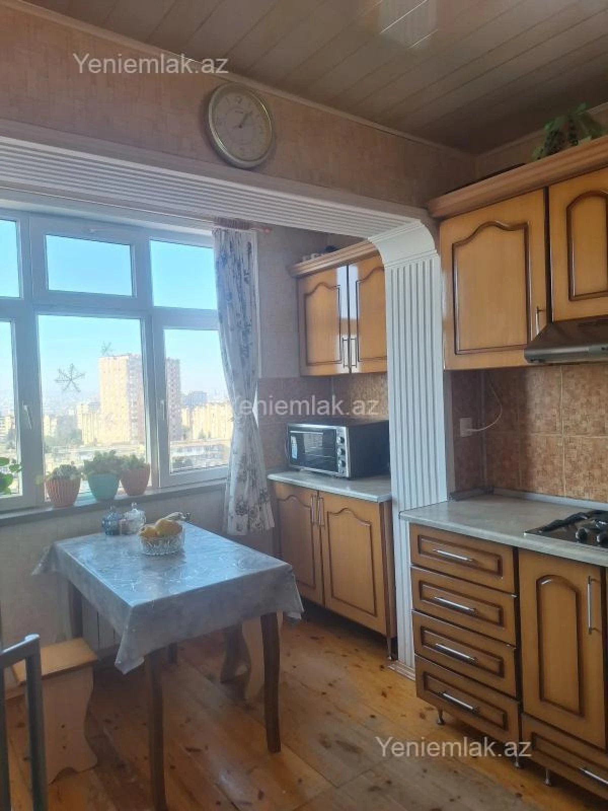 Satılır 2 otaqlı köhnə tikili 70 m²
