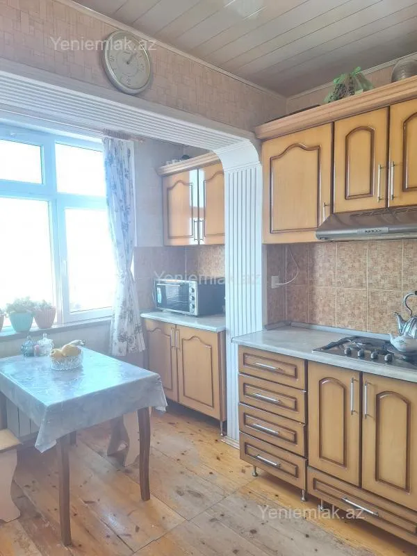 Satılır 2 otaqlı köhnə tikili 70 m²