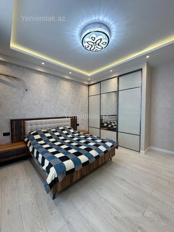 Satılır 3 otaqlı yeni tikili 125 m²