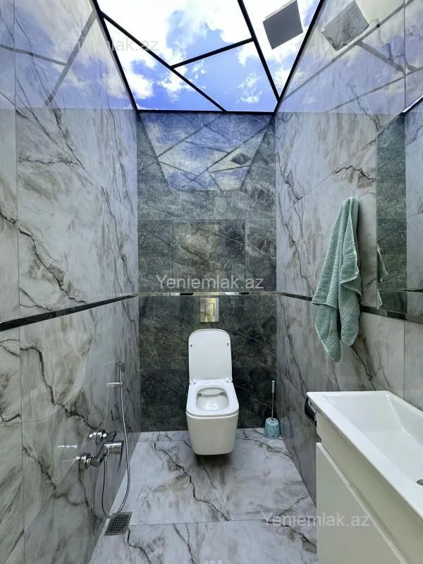 Satılır 3 otaqlı yeni tikili 125 m²