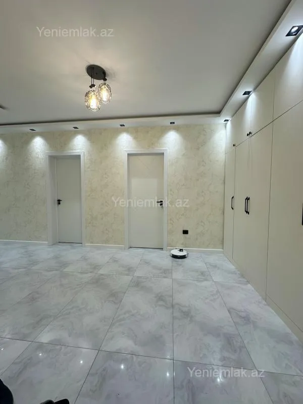 Satılır 3 otaqlı yeni tikili 125 m²