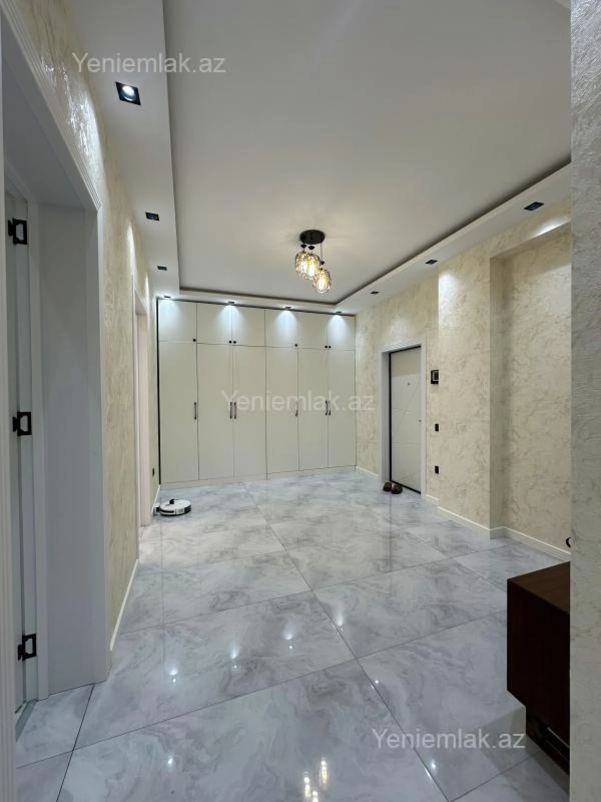 Satılır 3 otaqlı yeni tikili 125 m²