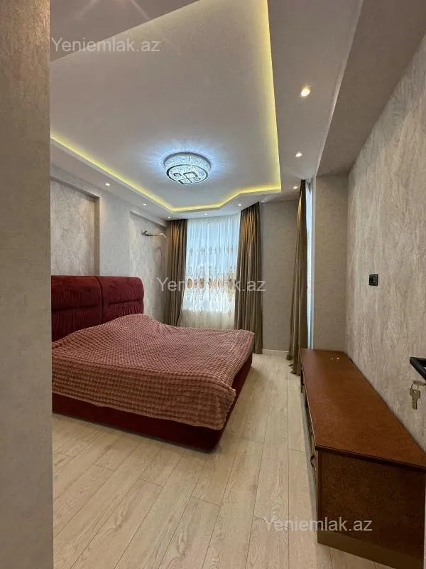 Satılır 3 otaqlı yeni tikili 125 m²
