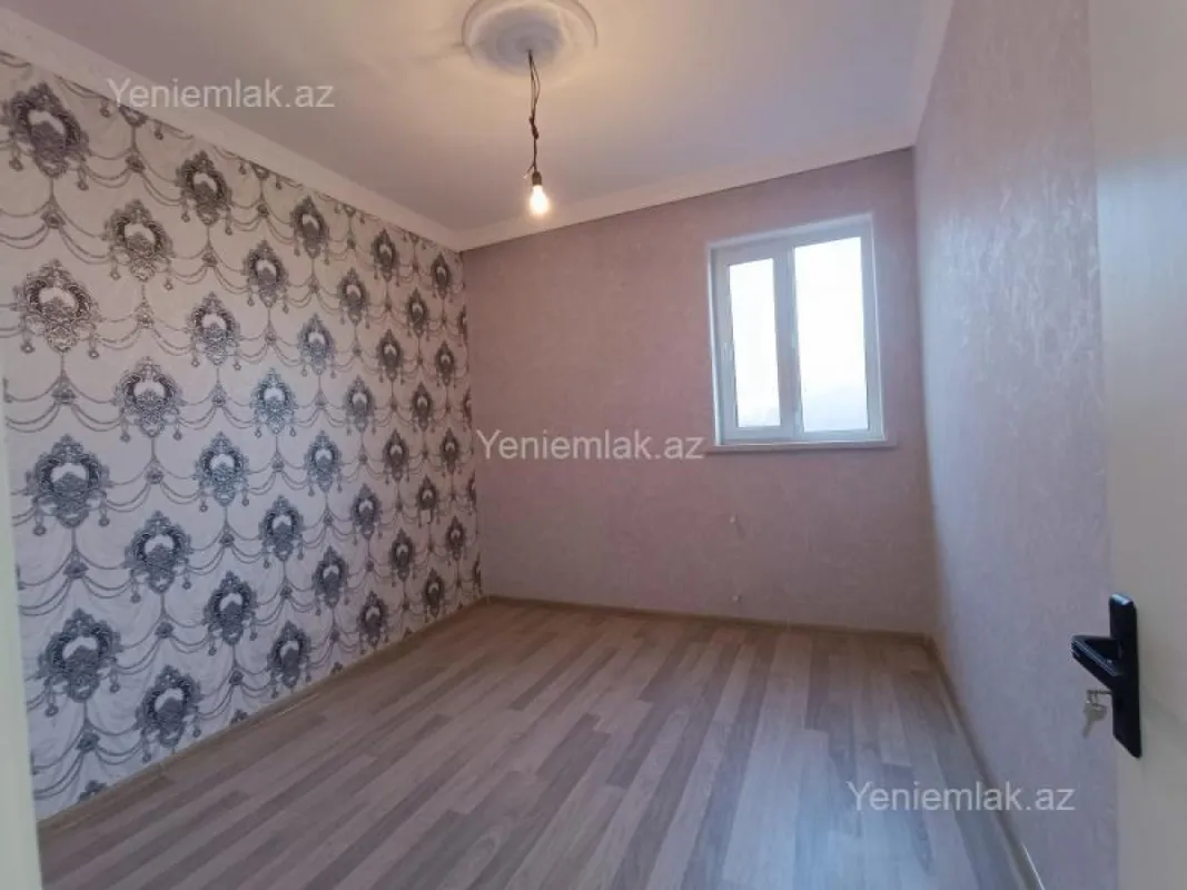 Satılır 4 otaqlı həyət evi 200 m²
