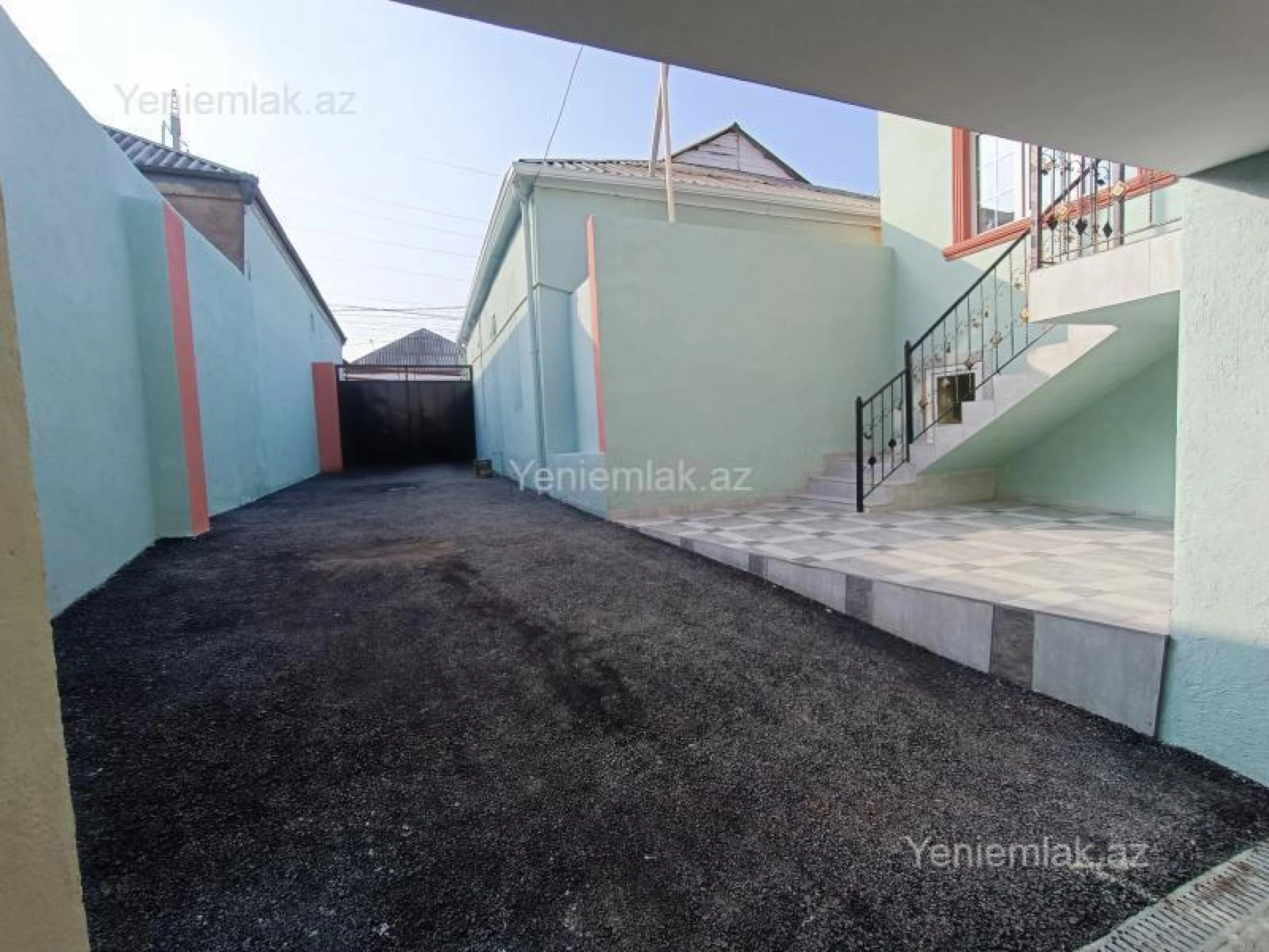 Satılır 4 otaqlı həyət evi 200 m²