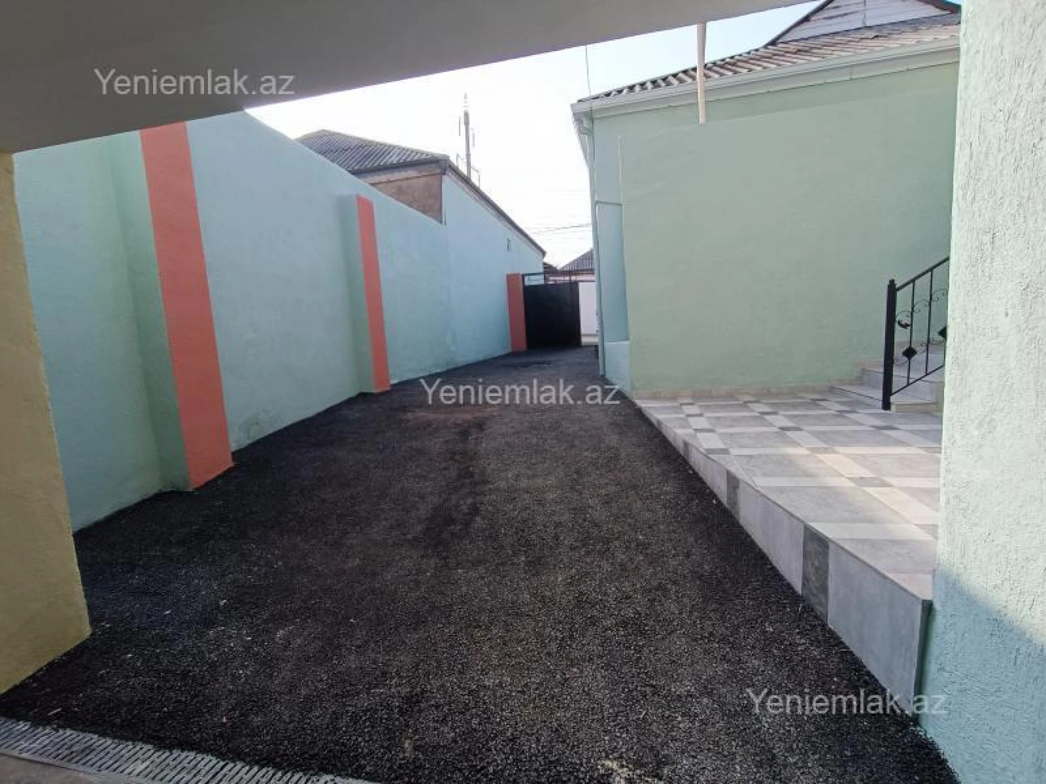 Satılır 4 otaqlı həyət evi 200 m²