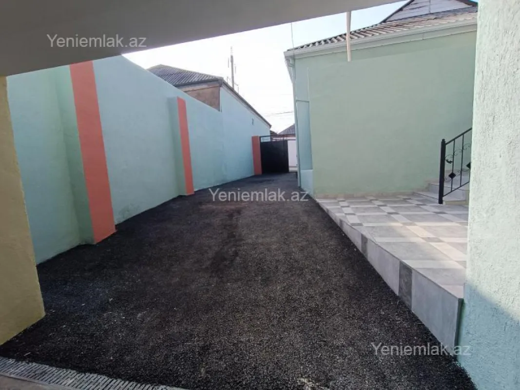 Satılır 4 otaqlı həyət evi 200 m²