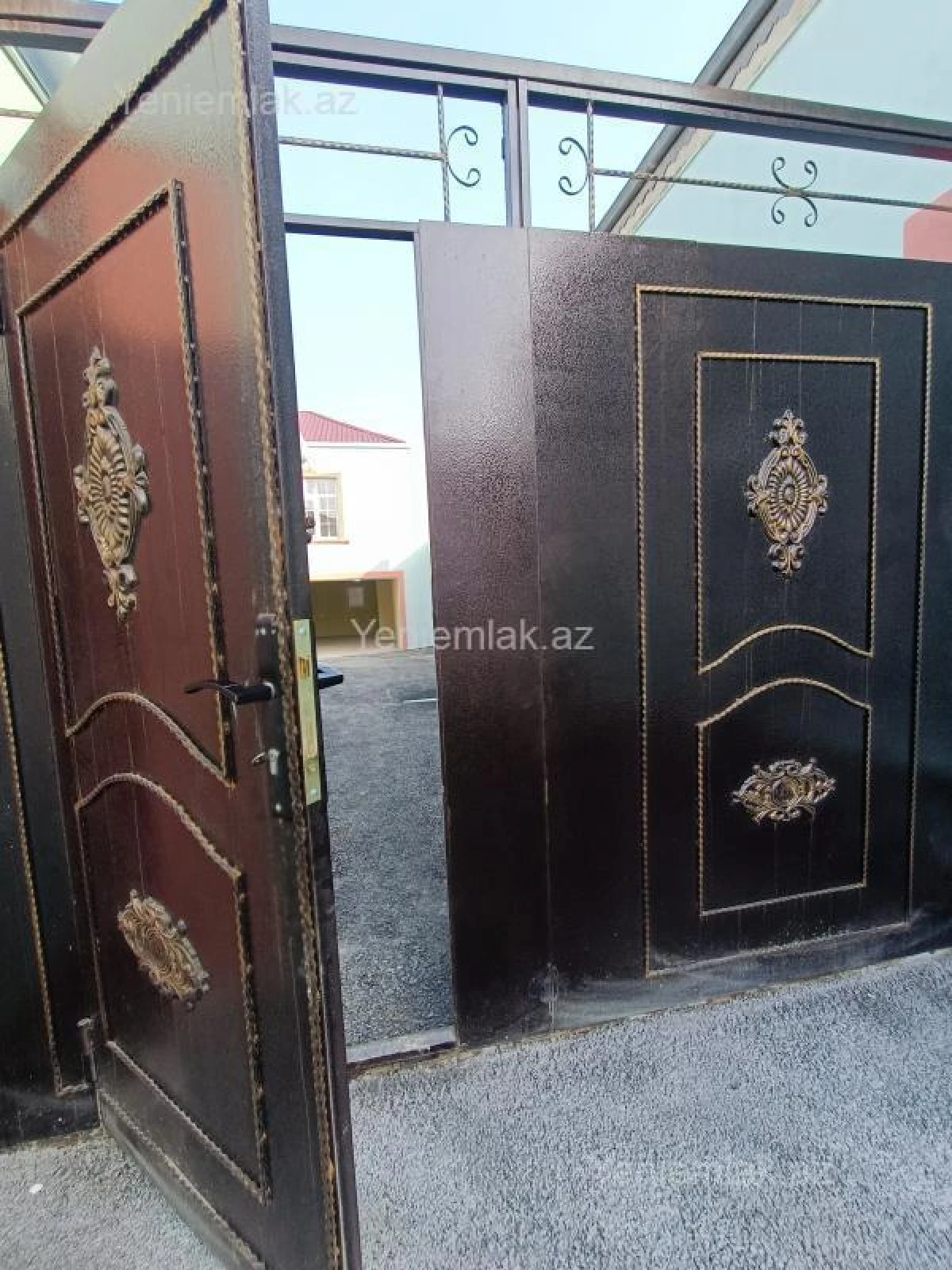 Satılır 4 otaqlı həyət evi 200 m²