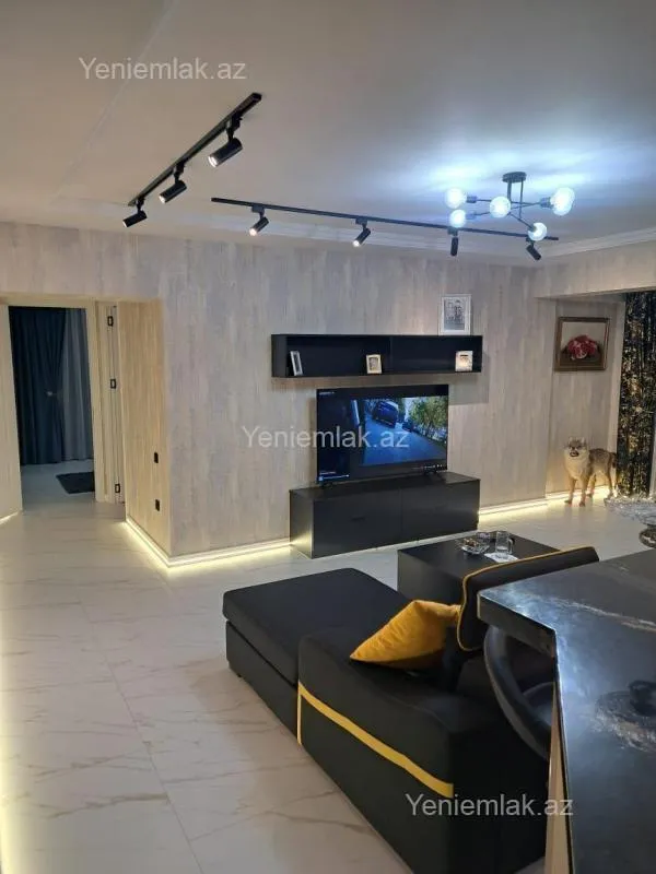 Satılır 3 otaqlı yeni tikili 120 m²