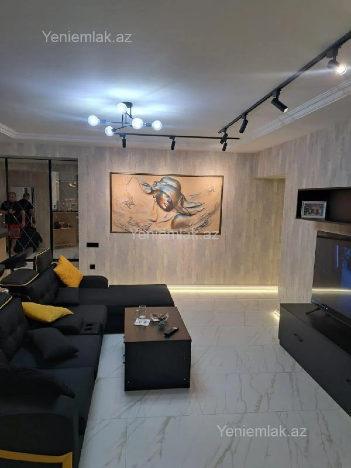 Satılır 3 otaqlı yeni tikili 120 m²