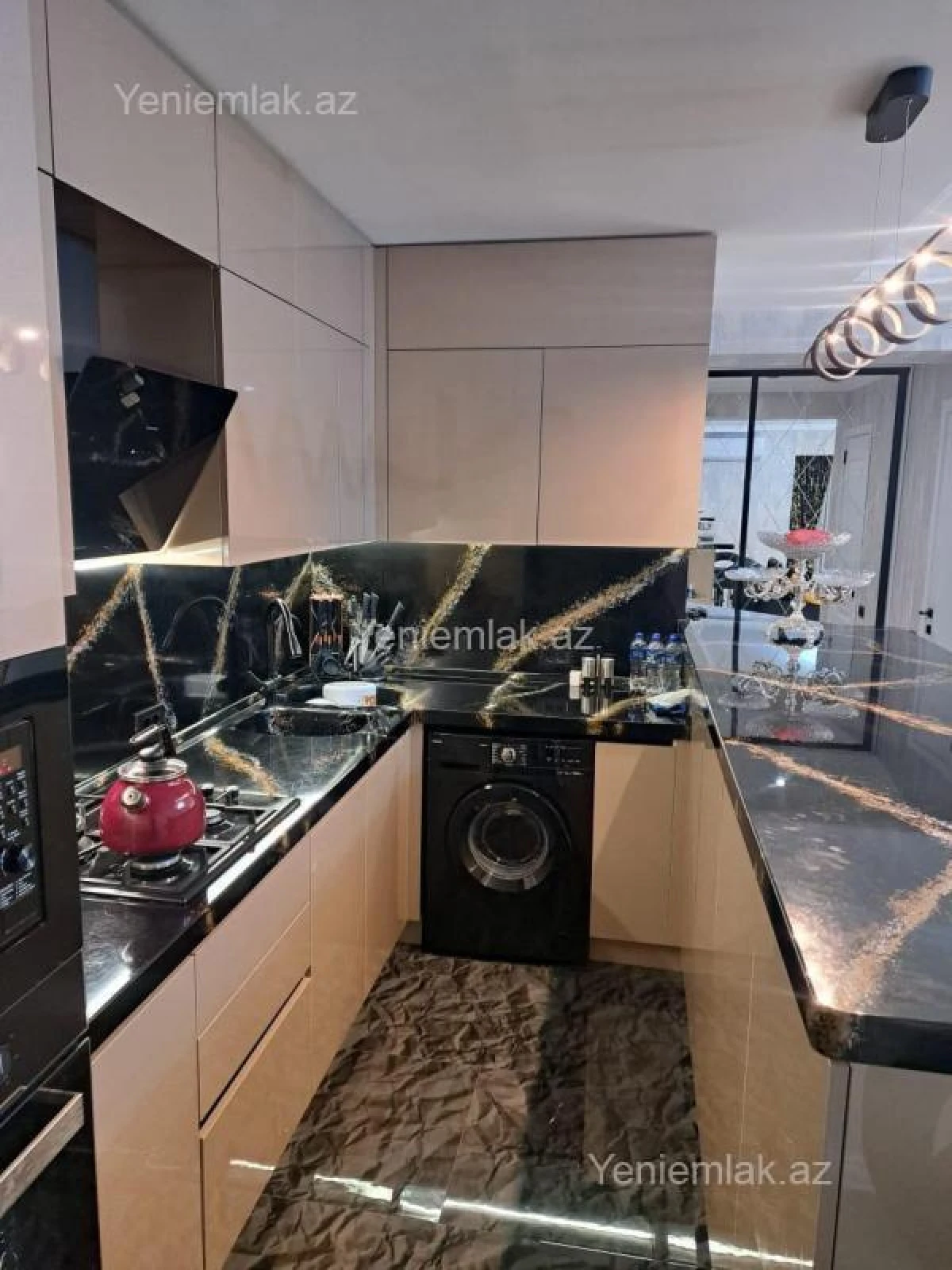 Satılır 3 otaqlı yeni tikili 120 m²