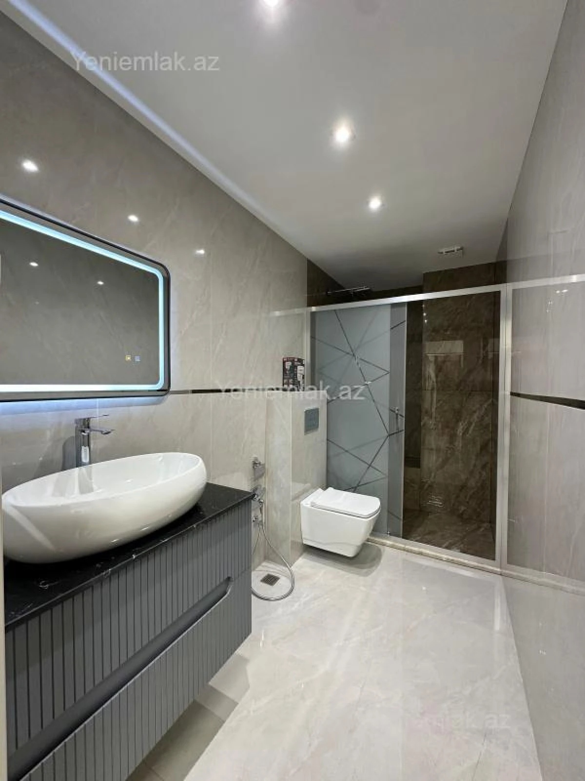 Satılır 3 otaqlı yeni tikili 127 m²