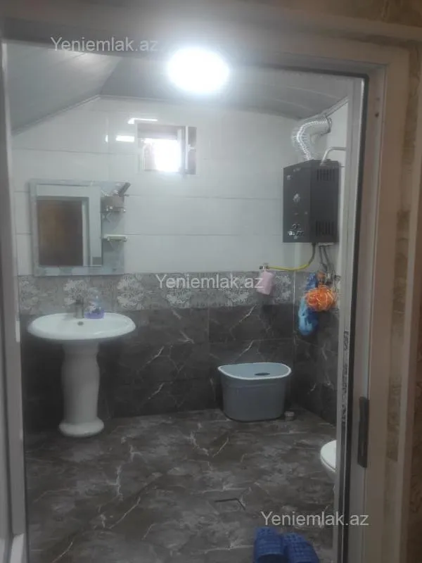 Satılır 4 otaqlı həyət evi 100 m²