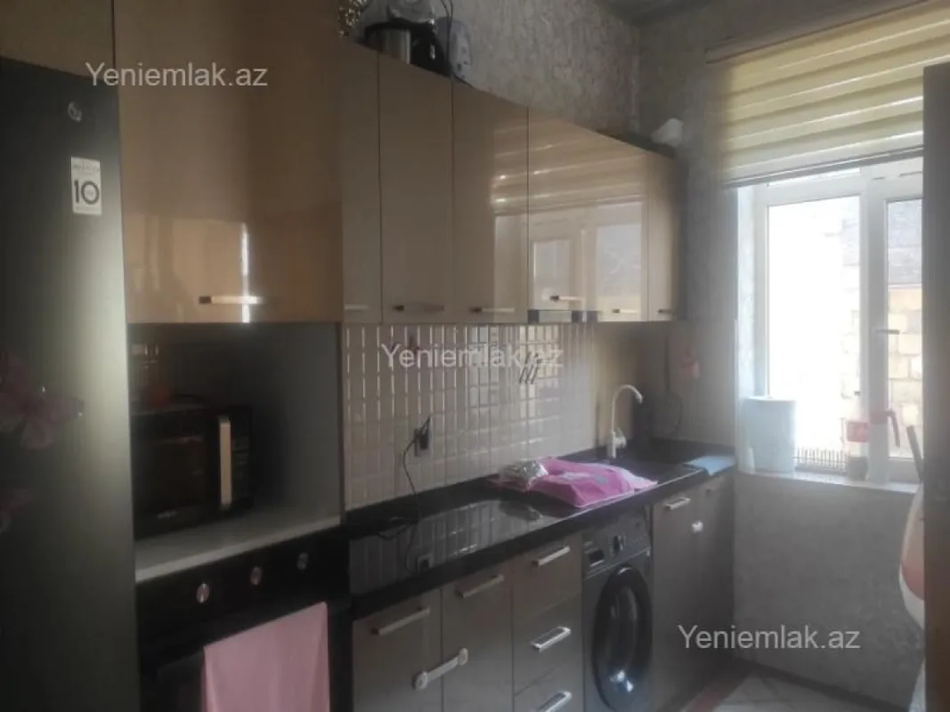 Satılır 4 otaqlı həyət evi 100 m²