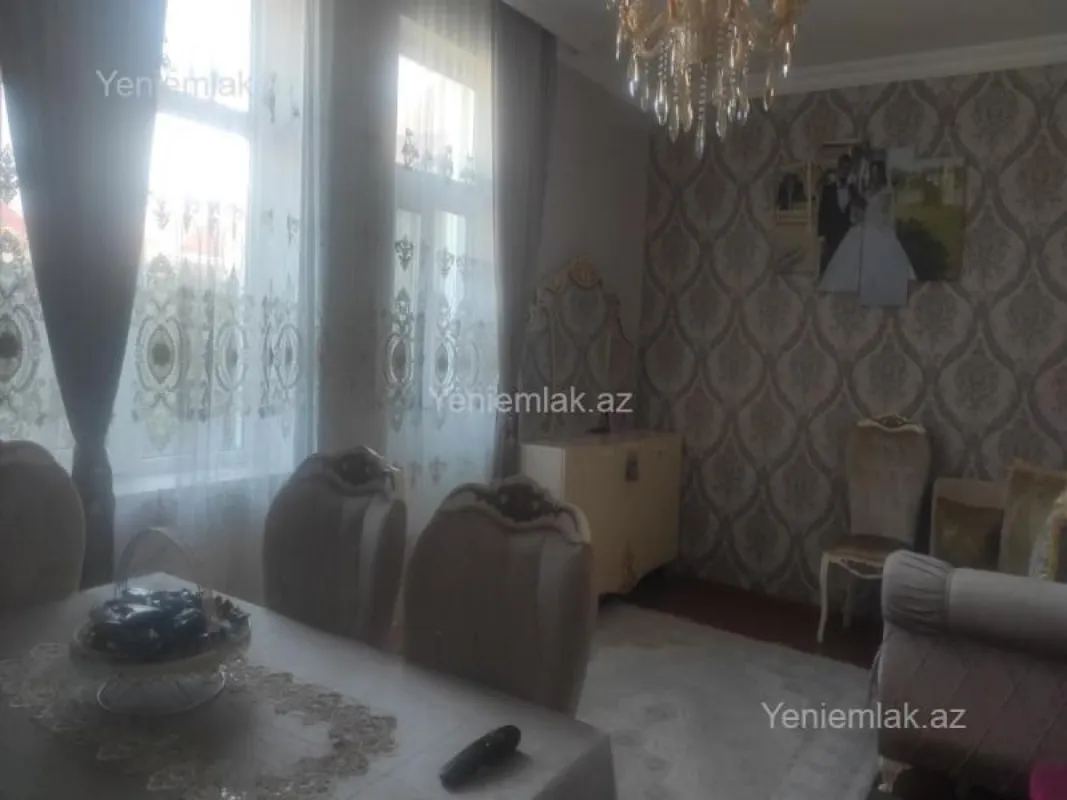 Satılır 4 otaqlı həyət evi 100 m²