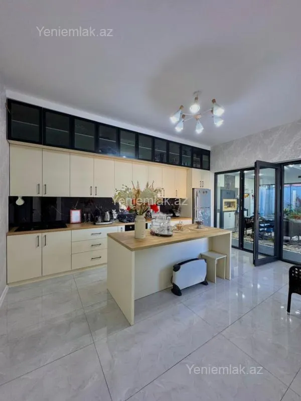Satılır 4 otaqlı həyət evi 170 m²