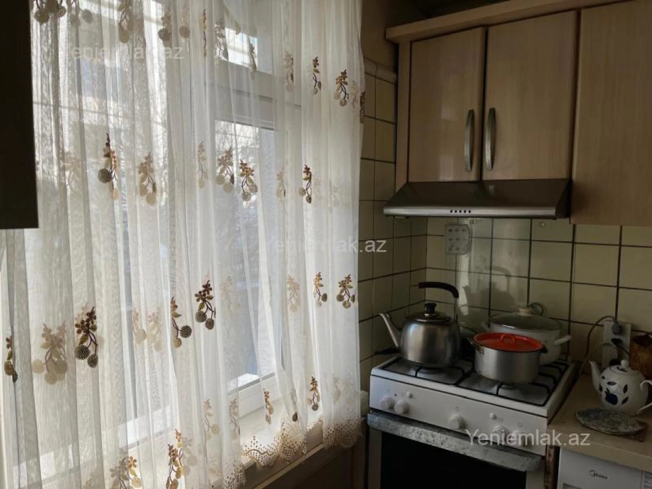Satılır 3 otaqlı köhnə tikili 70 m²