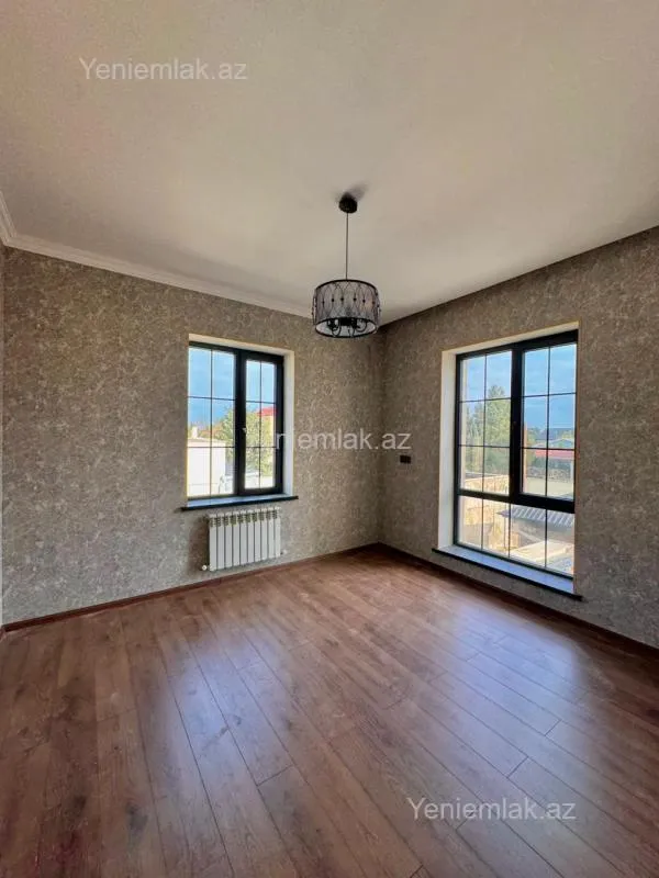 Satılır 4 otaqlı həyət evi 200 m²